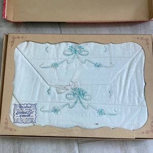 NWT Vintage Sheet and pillowcase set!